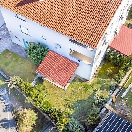 Apartments Ljubica Garden Башка Экстерьер фото