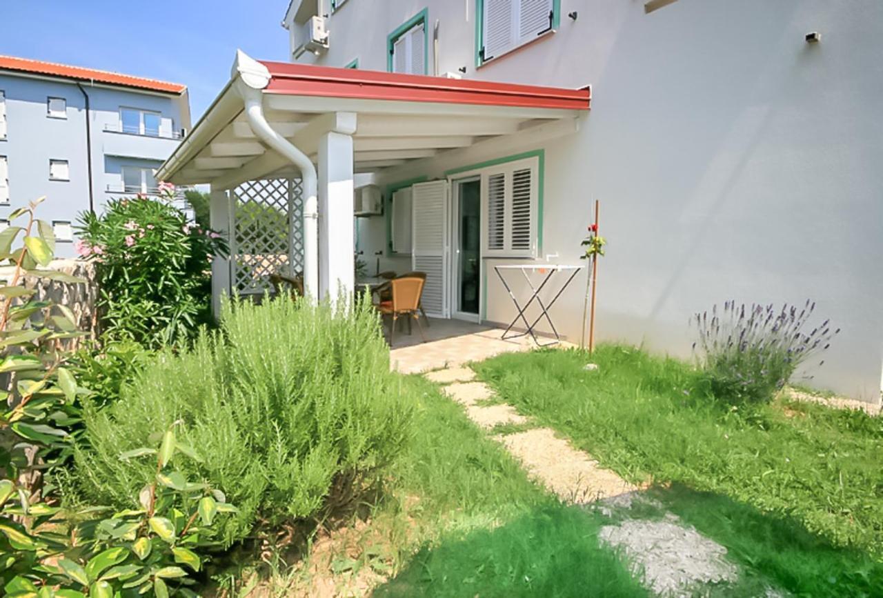 Apartments Ljubica Garden Башка Экстерьер фото